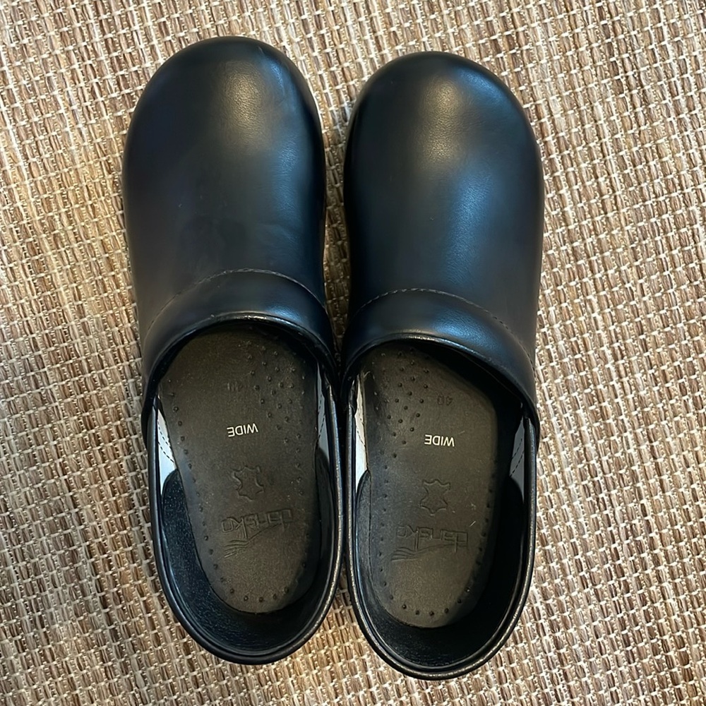 NWOT: Dansko Professional Clogs